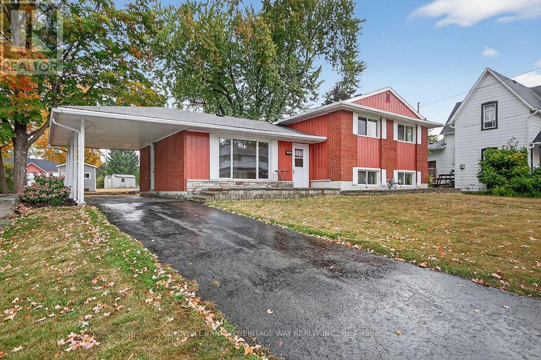 29223136/268-ottawa-street/almonte/mississippi-mills/ontario/K0A1K0_2