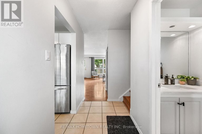 28783270/8b-sonnet-crescent/westcliffe-estates/ottawa/ontario/K2H8W6_4
