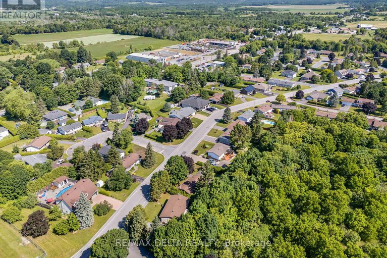 28541934/69-home-avenue/vankleek-hill/champlain/ontario/K0B1R0_27