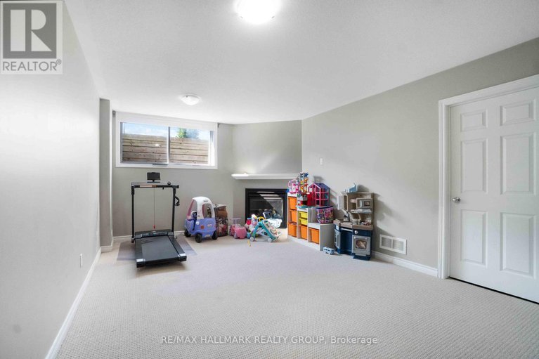 28463809/125-mancini-way/strandherd/ottawa/ontario/K2J5X3_22