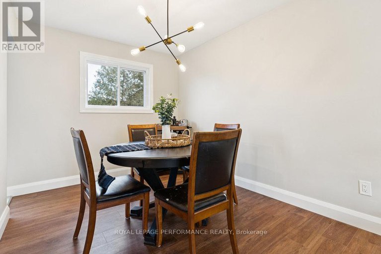 29416128/21-menard-street/embrun/russell/ontario/K0A1W1_11