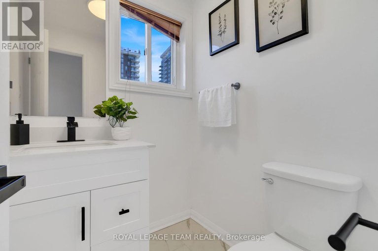 28858283/2-brookhaven-court/leslie-park/ottawa/ontario/K2H9E3_17