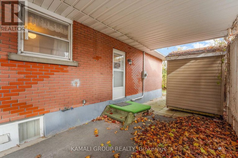 29087662/683-courtenay-avenue/laurentianview/ottawa/ontario/K2A3B8_23