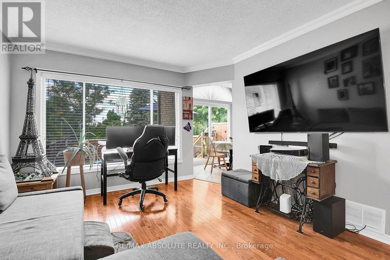 28640841/6142-arbourwood-drive/chapel-hill/ottawa/ontario/K1C7K8_7