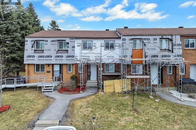 29578151/23-pixley-private/riverview-park/ottawa/ontario/K1G4C3_1