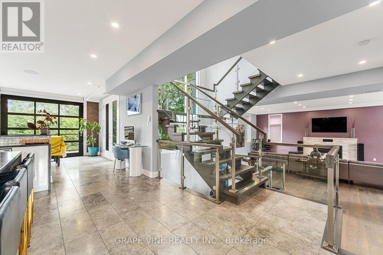 28576605/315-crestview-road/alta-vistafaircrest-heights/ottawa/ontario/K1H5G4_24