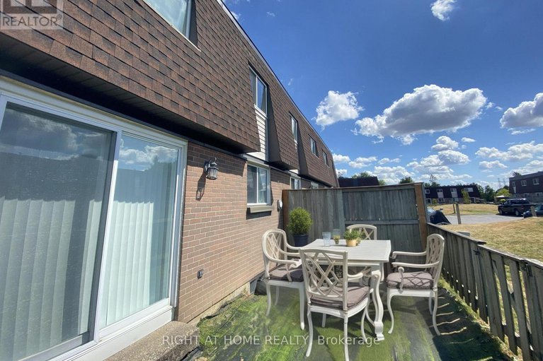 28768219/271-ridgepark-private/meadowlandscrestview/ottawa/ontario/K2G1H1_11