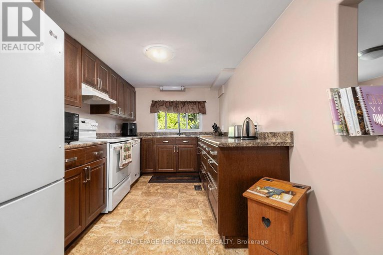 28244627/3383-champlain-street/clarencerockland-twp/clarence-rockland/ontario/K0A1E0_16