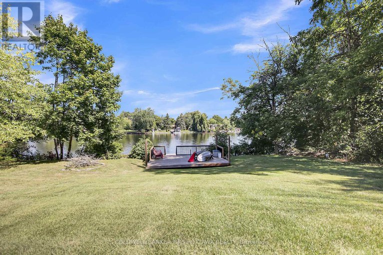 28819884/5937-rideau-valley-drive-n/manotick-south-to-roger-stevens/ottawa/ontario/K4M1B3_37