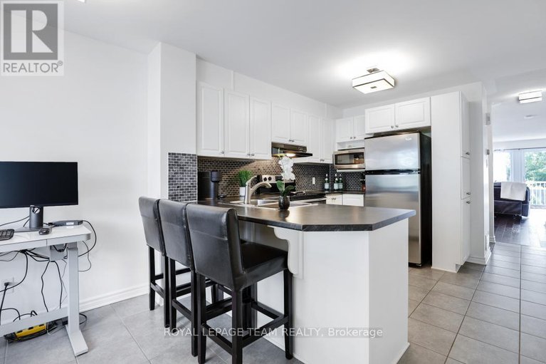 28754800/a-560-chapman-mills-drive/strandherd/ottawa/ontario/K2J3V2_7