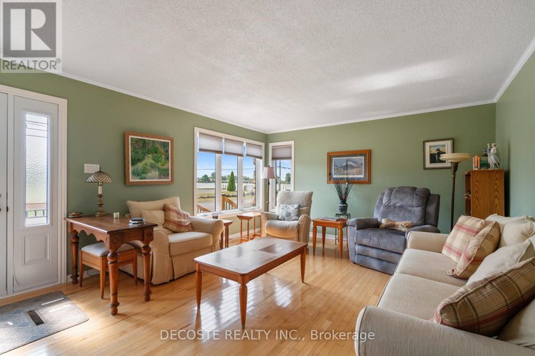 28940828/137-park-avenue/alexandria/north-glengarry/ontario/K0C1A0_6