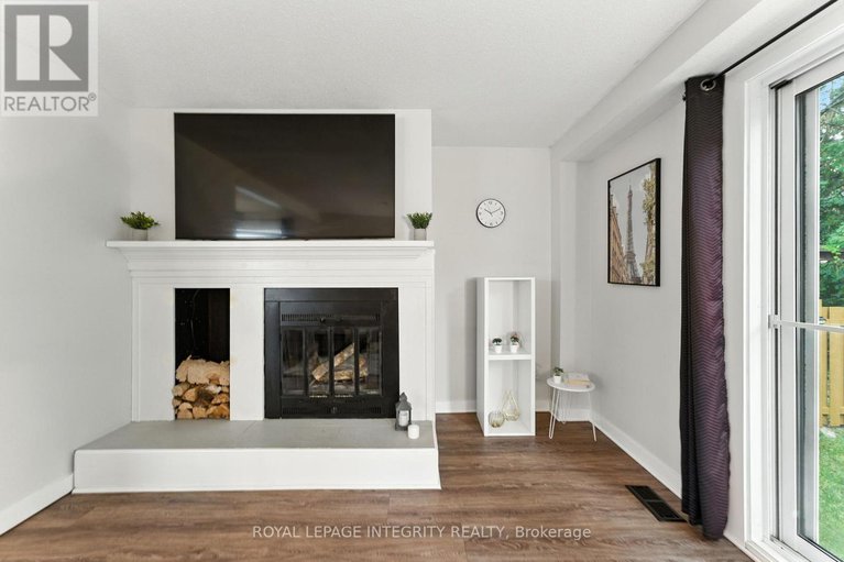 28843090/7900-decarie-drive/orleans-wood/ottawa/ontario/K1C2K3_21