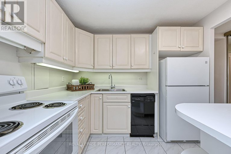 28889215/607-1356-meadowlands-drive-e/borden-farmstewart-farmcarleton-heightsparkwood-hills/ottawa/ontario/K2E6K6_24