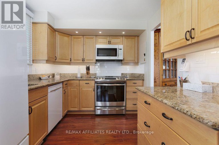28466299/1705-1195-richmond-road/woodroffe/ottawa/ontario/K2B8E4_7