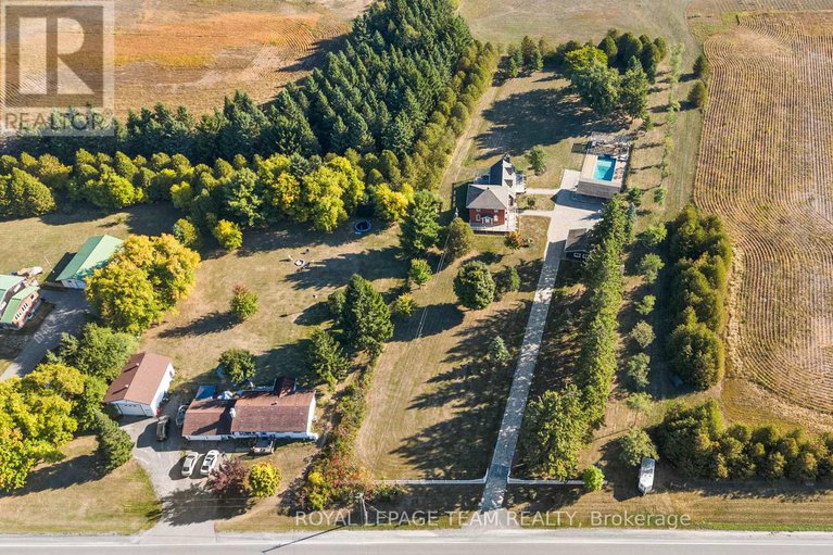 28914015/6101-first-line-road/manotick-south-to-roger-stevens/ottawa/ontario/K0A2E0_46