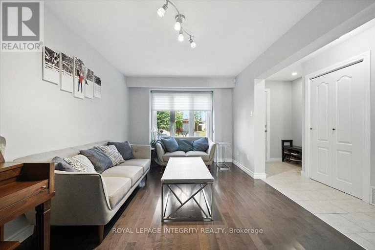 29413883/1097-moselle-crescent/convent-glen/ottawa/ontario/K1C2S8_7