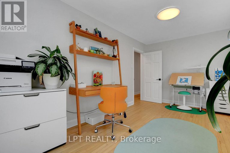 28941530/353-mountbatten-avenue/alta-vistafaircrest-heights/ottawa/ontario/K1H5W2_28