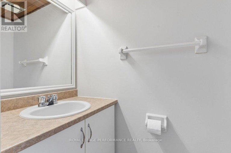 29515522/26-1096-blasdell-avenue/manor-park/ottawa/ontario/K1K0C3_19