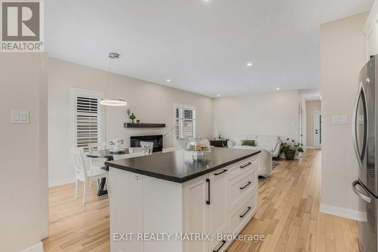 28647082/9-sarah-street/casselman/casselman/ontario/K0A1M0_13