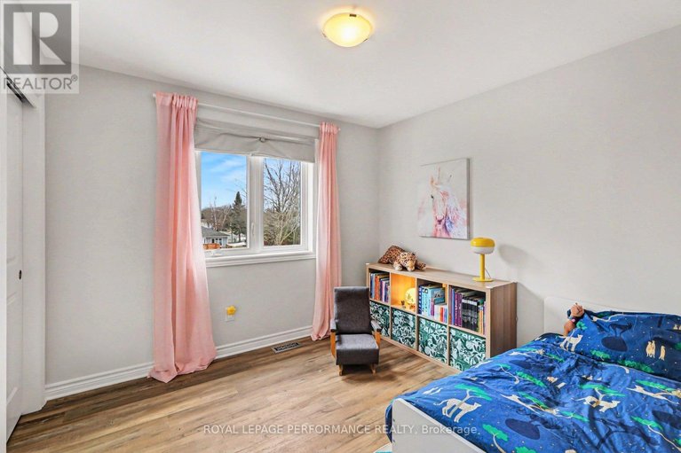 29540688/14-academie-street/embrun/russell/ontario/K0A1W0_28