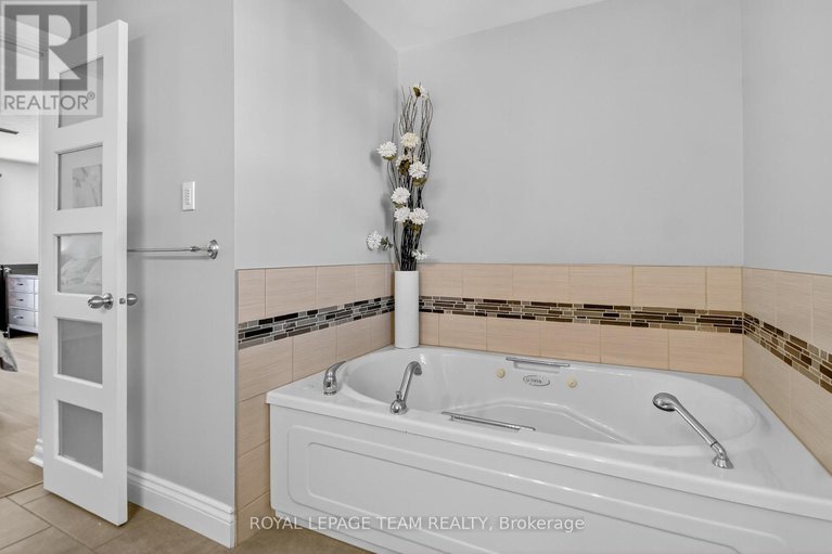 29052300/22-vesta-street/cedargrovefraserdale/ottawa/ontario/K2J3Y9_22