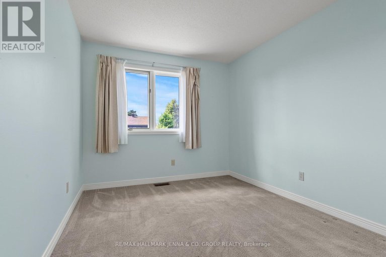 28694568/28-pine-bluff-trail/stittsville-central/ottawa/ontario/K2S1E1_21