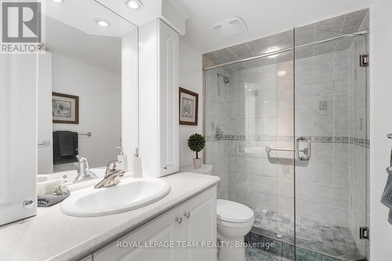 28640846/1508-40-landry-street/vanier/ottawa/ontario/K1L8K4_25