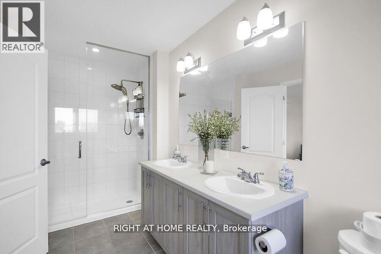 29103269/507-radiant-private/emerald-meadowstrailwest/ottawa/ontario/K2M0M9_25