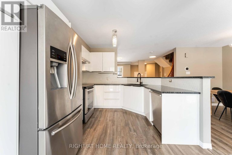 29443377/123-kinross-private/morgans-grantsouth-march/ottawa/ontario/K2K3P9_32