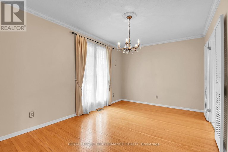 28570565/2220-quinton-street/urbandale-acres/ottawa/ontario/K1H6V3_9