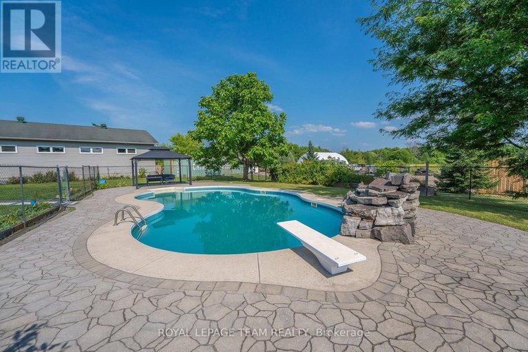 28873033/7474-mitch-owens-road/osgoode-twp-north-of-reg-rd-6/ottawa/ontario/K4P1K9_48