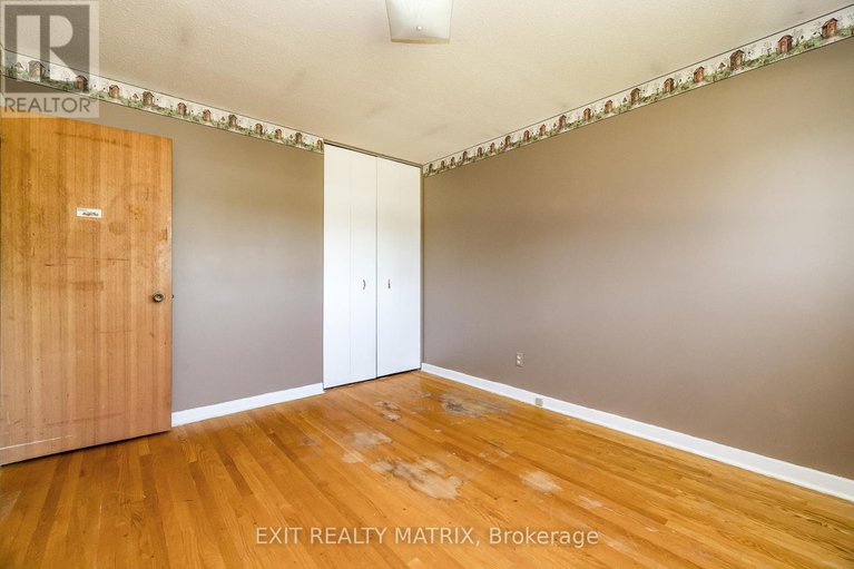 28932484/8-brian-crescent/bruce-farmgraham-parkqualicumbellands/ottawa/ontario/K2H6X3_24