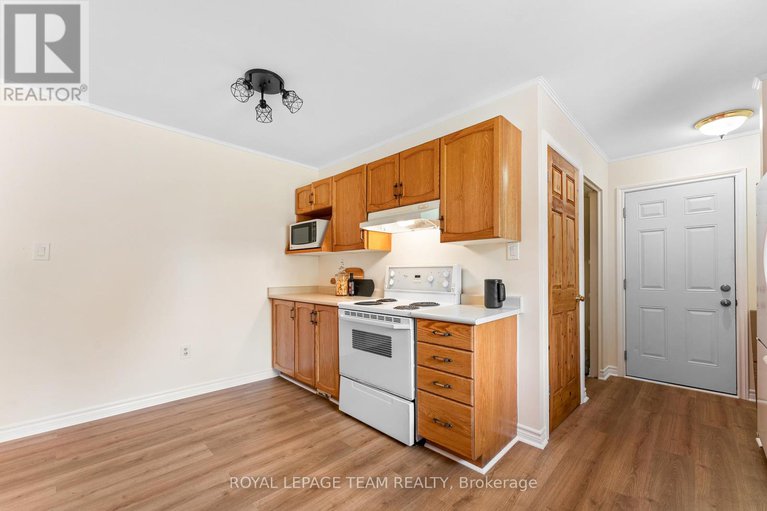 28996461/106-porcupine-trail/dunrobin-shores/ottawa/ontario/K0A1T0_21