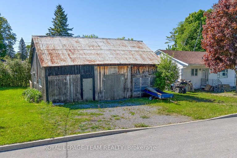 28435512/24-mercer-street/almonte/mississippi-mills/ontario/K0A1A0_10