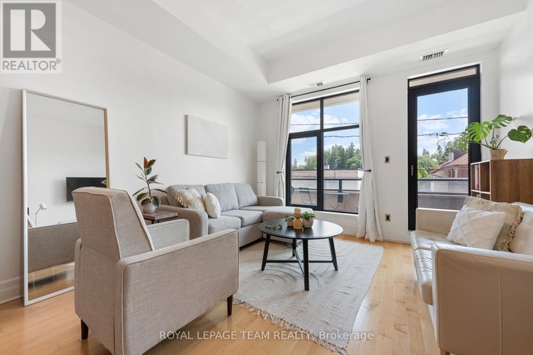 28587284/210-327-breezehill-avenue-s/west-centre-town/ottawa/ontario/K1Y1R6_11