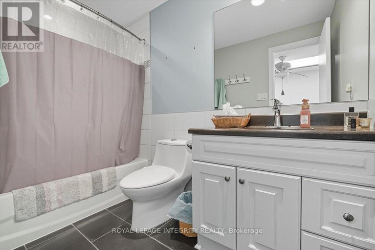 28959855/6420-bilberry-drive/orleans-wood/ottawa/ontario/K1C4P3_20