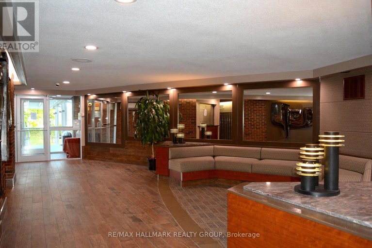 28636839/1015-20-chesterton-drive/borden-farmstewart-farmcarleton-heightsparkwood-hills/ottawa/ontario/K2E6Z7_20