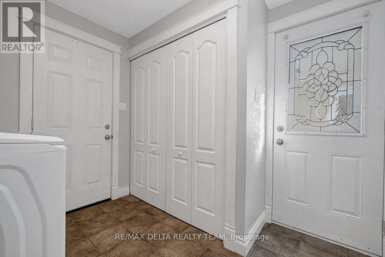 29424744/1662-hunters-run-drive-w/chapel-hill/ottawa/ontario/K1C2H3_26