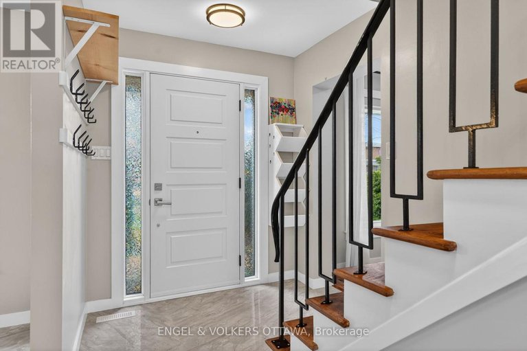 29642090/1358-viking-drive/south-keys/ottawa/ontario/K1V7J7_5