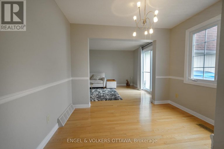 28925521/355-kintyre-private/carleton-square/ottawa/ontario/K2C3M6_12