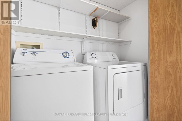 29312741/1506-2760-carousel-crescent/emerald-woodssawmill-creek/ottawa/ontario/K1T2N4_10