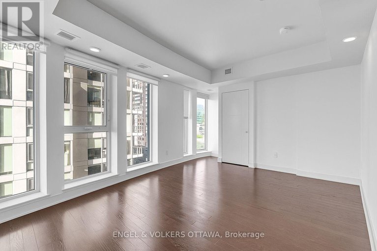 28562228/1304-40-nepean-street/ottawa-centre/ottawa/ontario/K2P0X5_15