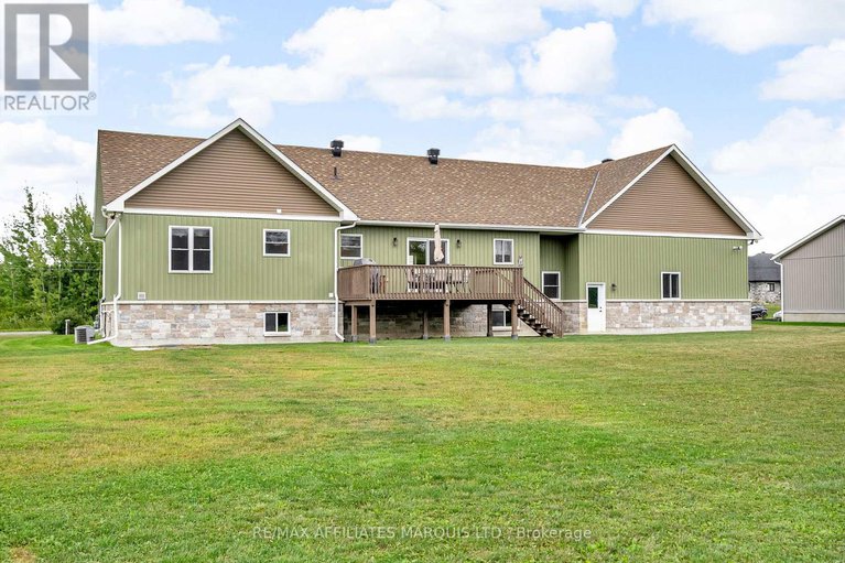 28797293/6840-lalonde-boulevard/south-glengarry-charlottenburgh-twp/south-glengarry/ontario/K0C2E0_38