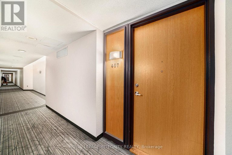 28635205/407-2759-carousel-crescent/emerald-woodssawmill-creek/ottawa/ontario/K1T2N5_2