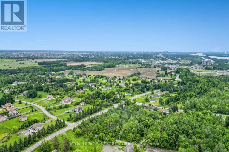 29671421/1695-old-montreal-road/camelot/ottawa/ontario/K4C1G7_23