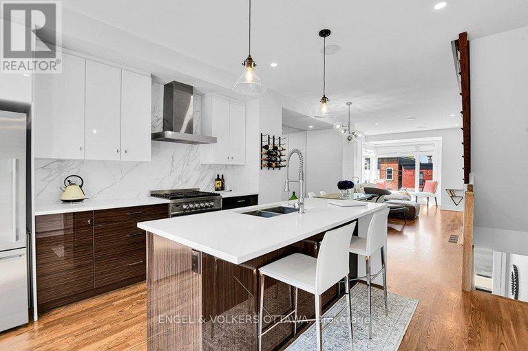 28965928/353e-booth-street/west-centre-town/ottawa/ontario/K1R7K1_19