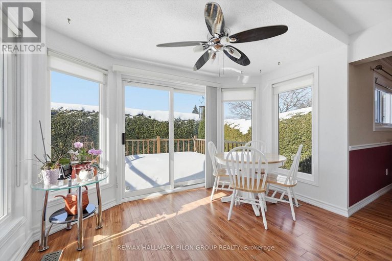 29402529/1354-mountainside-crescent/bilberry-creekqueenswood-heights/ottawa/ontario/K1E3G5_7