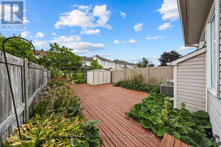 28777669/1639-trenholm-lane/fallingbrookpineridge/ottawa/ontario/K4A4B4_33