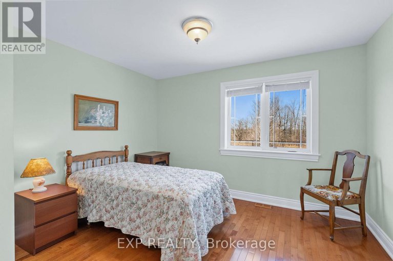 28552096/5940-brophy-drive/south-of-fallowfield-road/ottawa/ontario/K0A2Z0_26