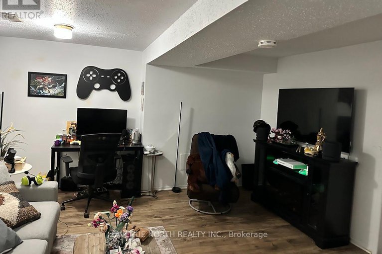 29033827/1414-foxwell-street/pineview/ottawa/ontario/K1B5J4_24